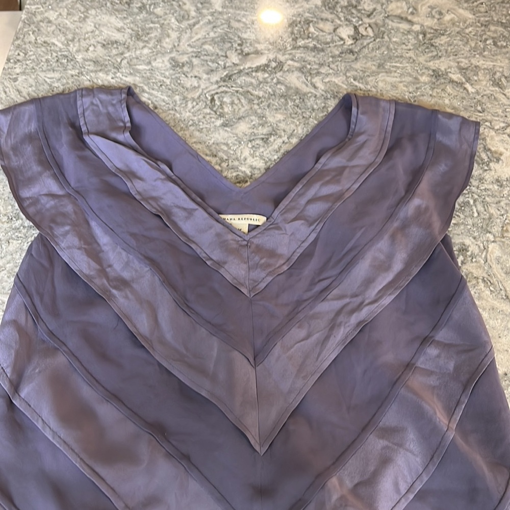 100% silk lavender purple dress top banana republic size M